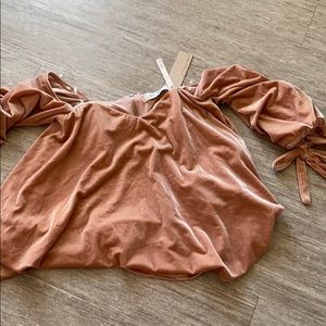 Cute pink velvet shirt off shoulder!